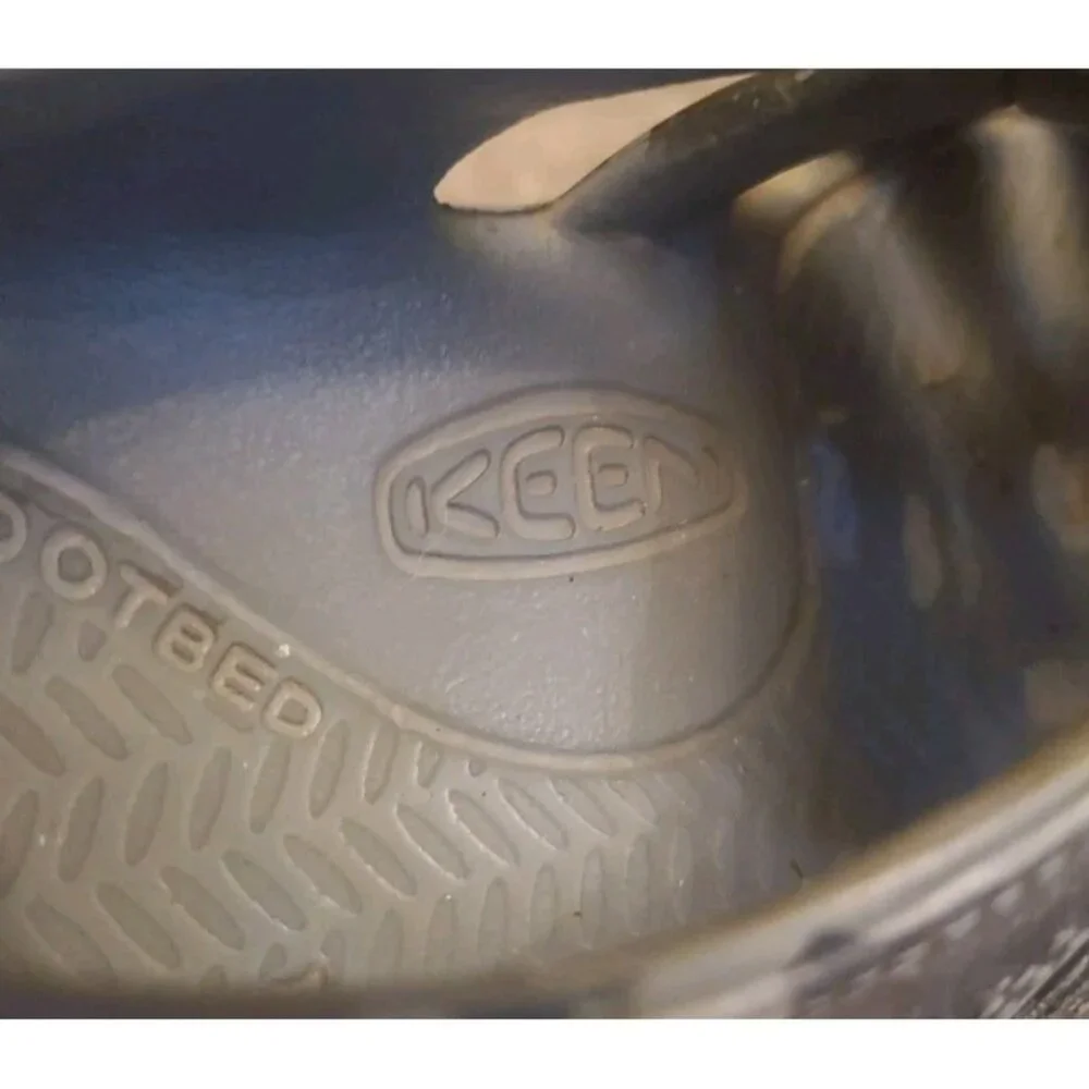 Keen Youth Hiking Sandal Shoes Youth‎ Size 13 Camo